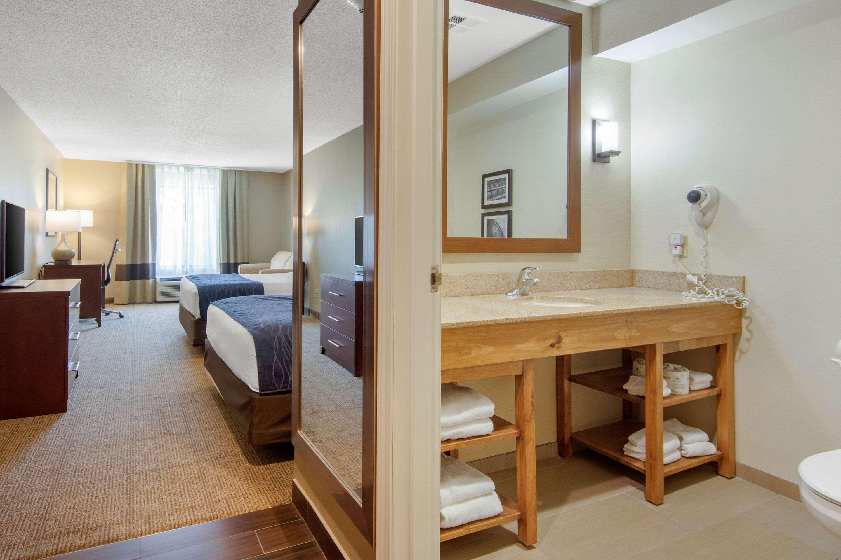 Comfort Inn & Suites Cooperstown - Milford Bagian luar foto