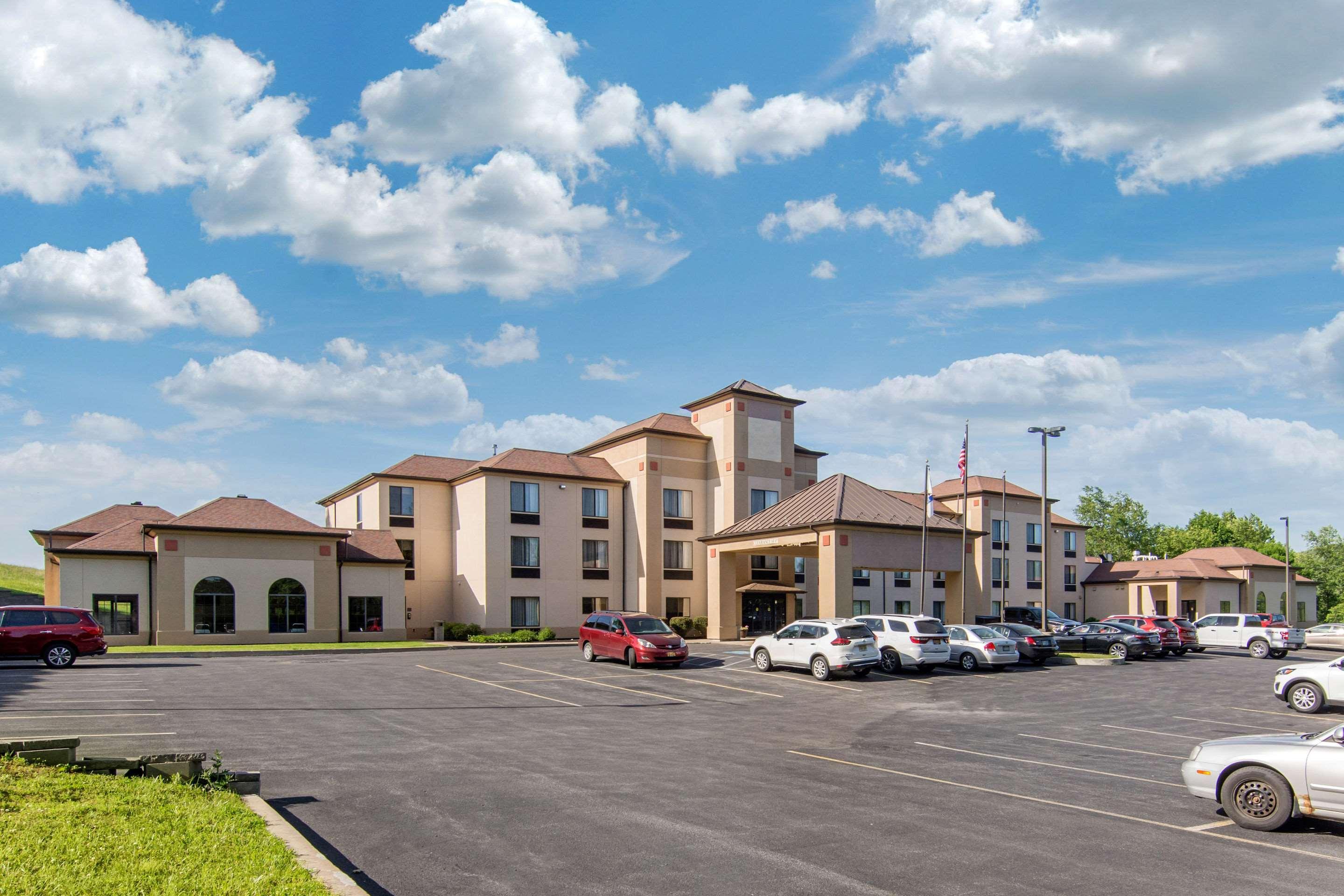Comfort Inn & Suites Cooperstown - Milford Bagian luar foto