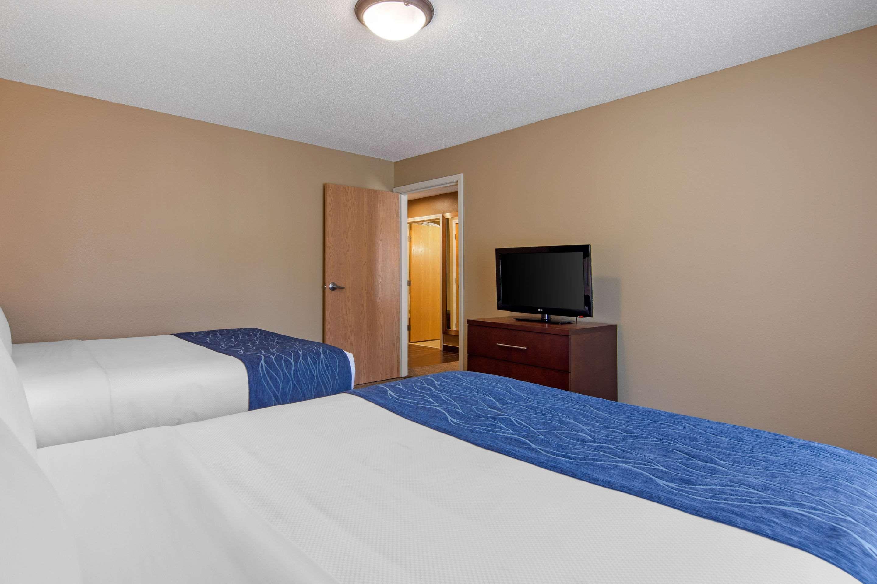 Comfort Inn & Suites Cooperstown - Milford Bagian luar foto