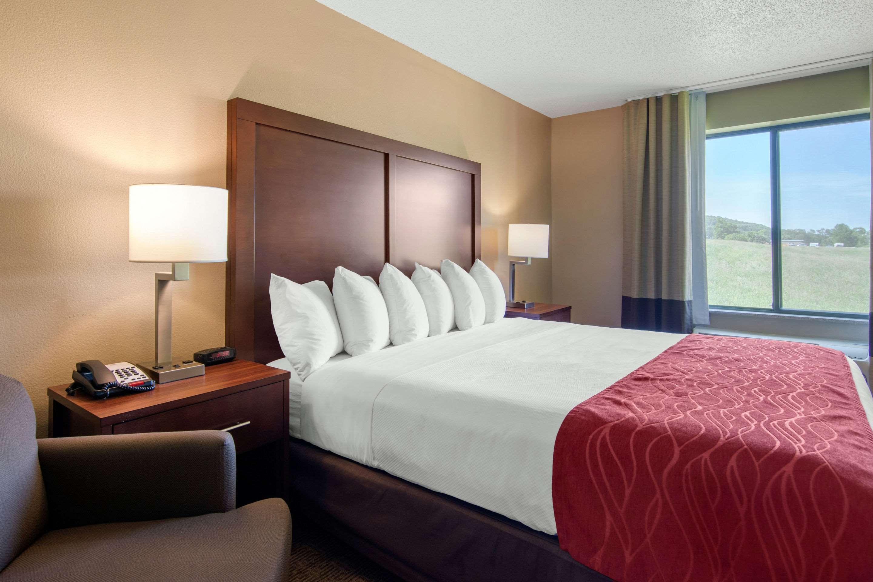 Comfort Inn & Suites Cooperstown - Milford Bagian luar foto