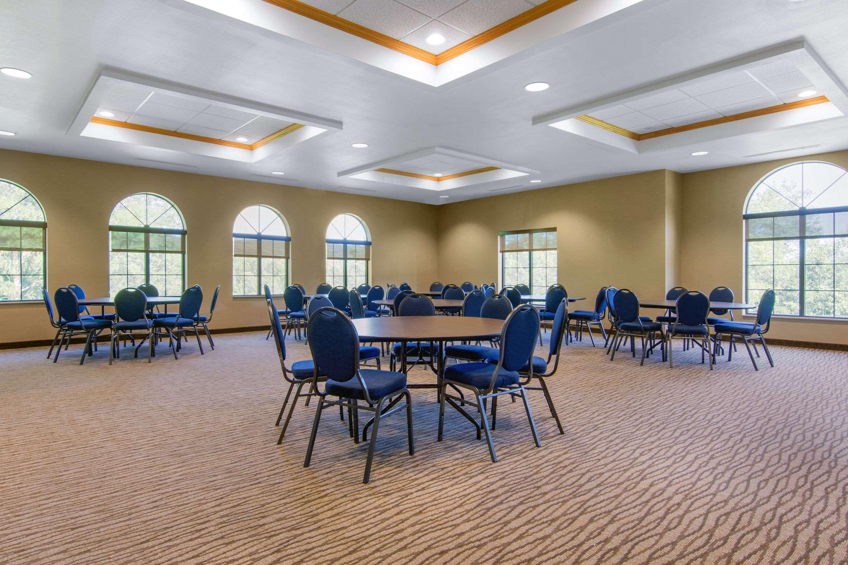 Comfort Inn & Suites Cooperstown - Milford Bagian luar foto