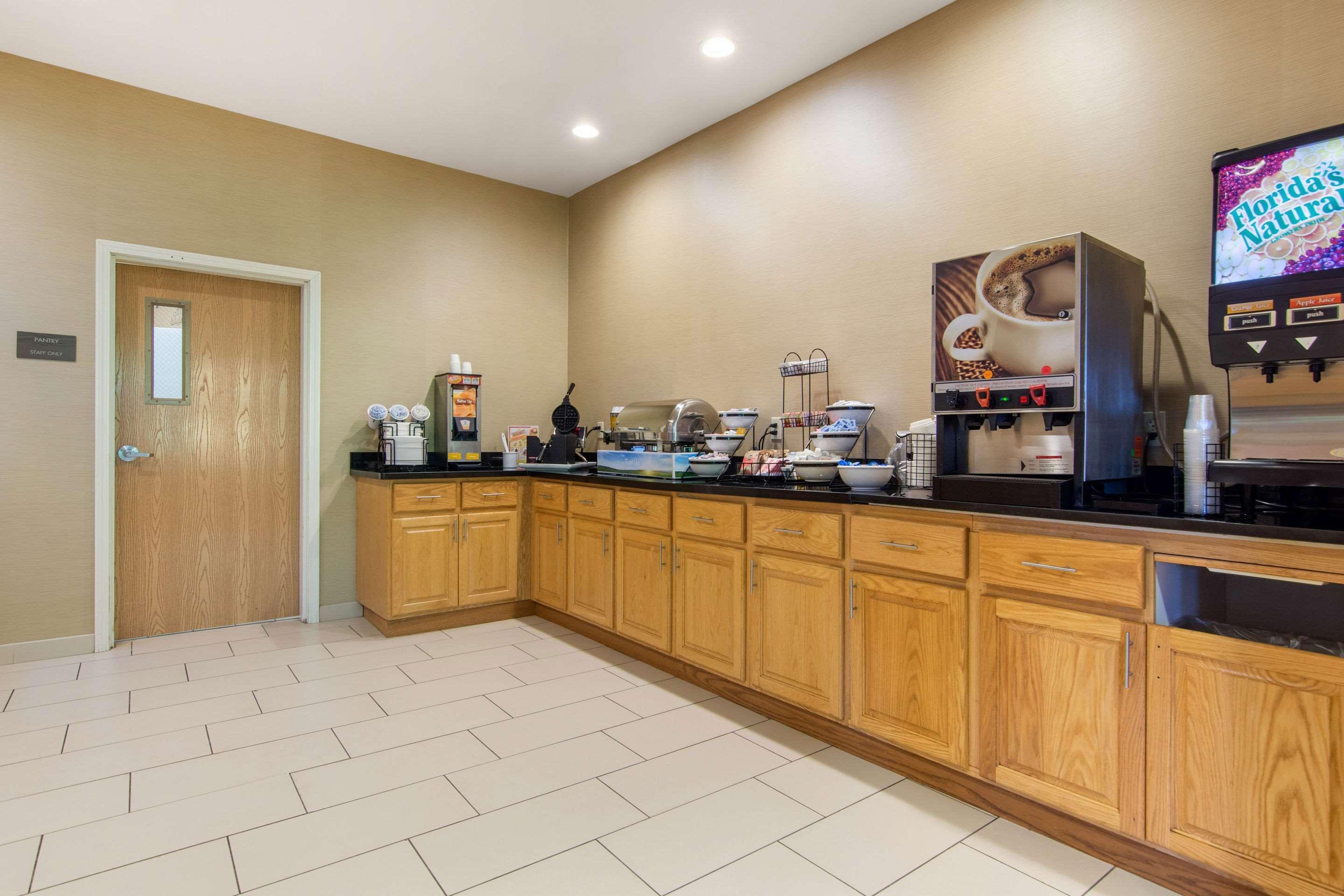 Comfort Inn & Suites Cooperstown - Milford Bagian luar foto