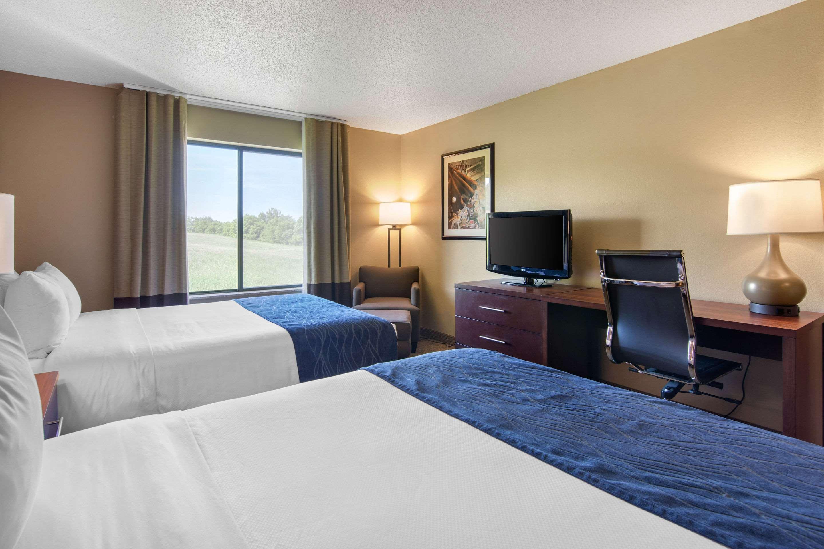 Comfort Inn & Suites Cooperstown - Milford Bagian luar foto