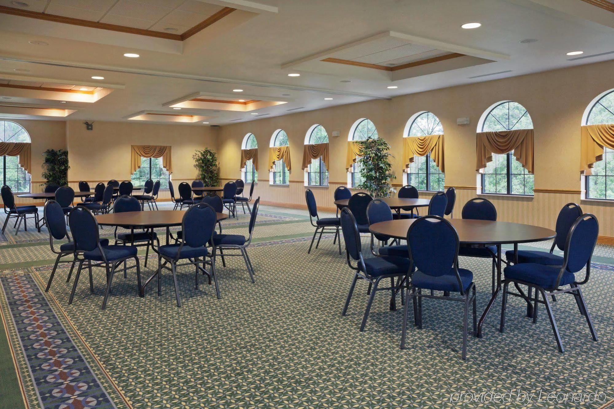 Comfort Inn & Suites Cooperstown - Milford Bagian luar foto